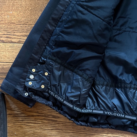 Volcom Men's Black Snowboard Jacket - Picture 3 of 4
